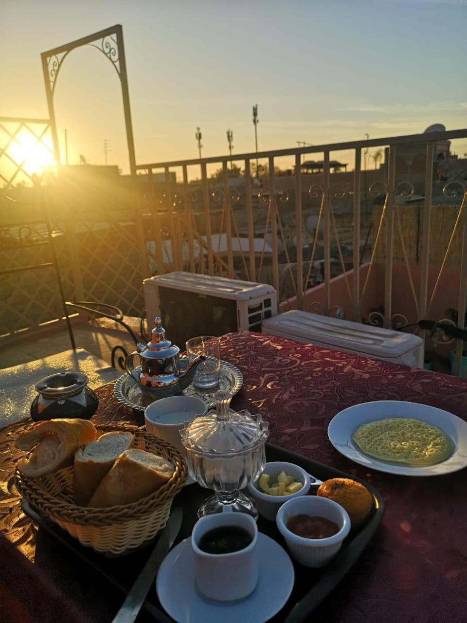 El Boussouni Hostel Marrakesh Esterno foto